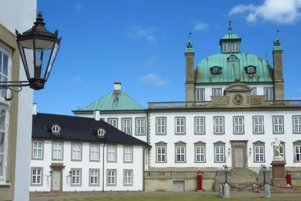 丹麦，弗莱登斯堡宫的正面