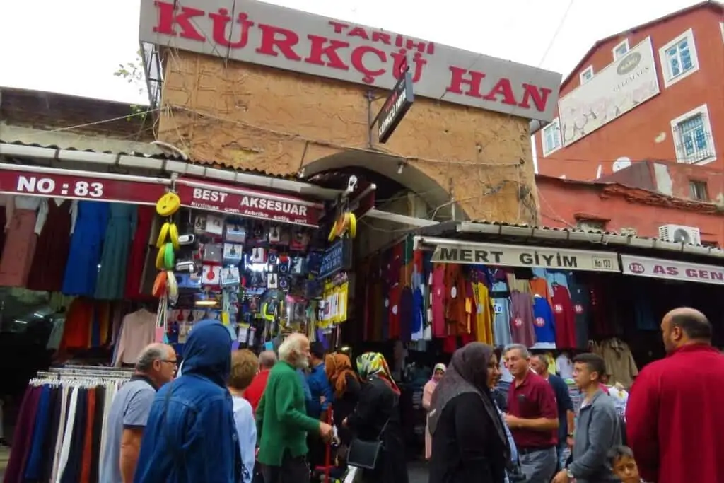 Tarihi Kurkcu Han，在伊斯坦布尔买到价廉物美的纱线的最好地方