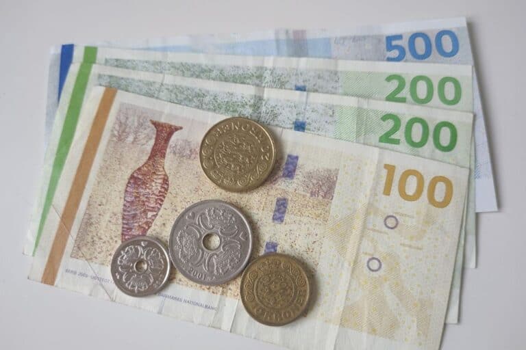 丹麦克朗钞票和硬币