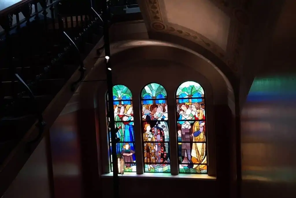 哥本哈根博物馆的彩色玻璃窗。
