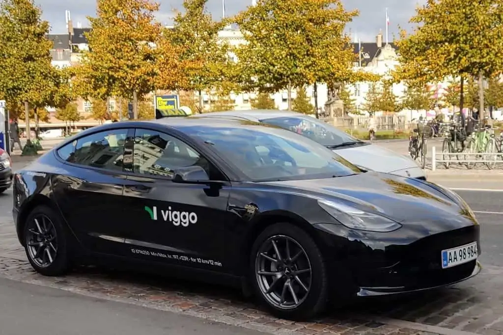 哥本哈根Kongens Nytorv的黑色维戈出租车