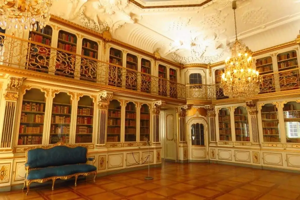 哥本哈根克里斯蒂安堡宫内的图书馆